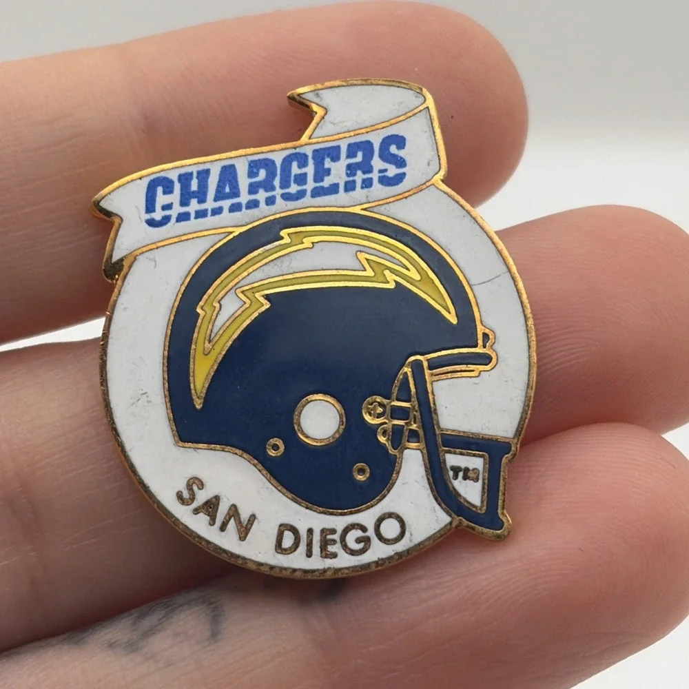 Vintage San Diego Chargers Helmet NFL Football Lapel Hat Pin